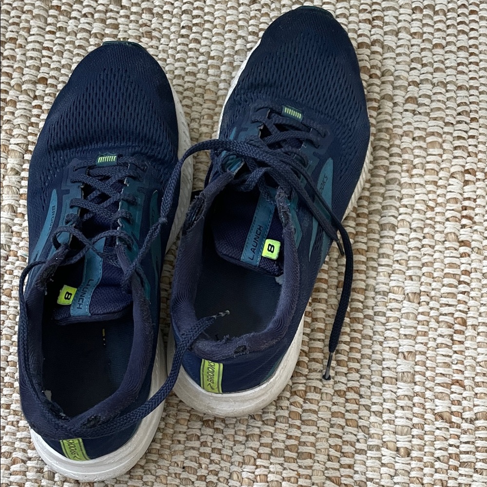 Men's brooks Navy Running Shoes. Launch 8